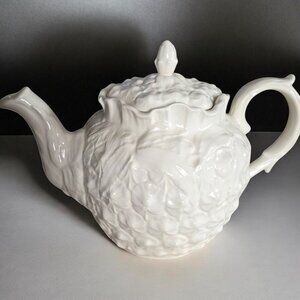 SPODE PINEAPLE PORCELAIN TEAPOT Williamsburg Reserve Collection Made in England